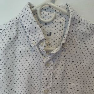 GAP button down long-sleeve shirt